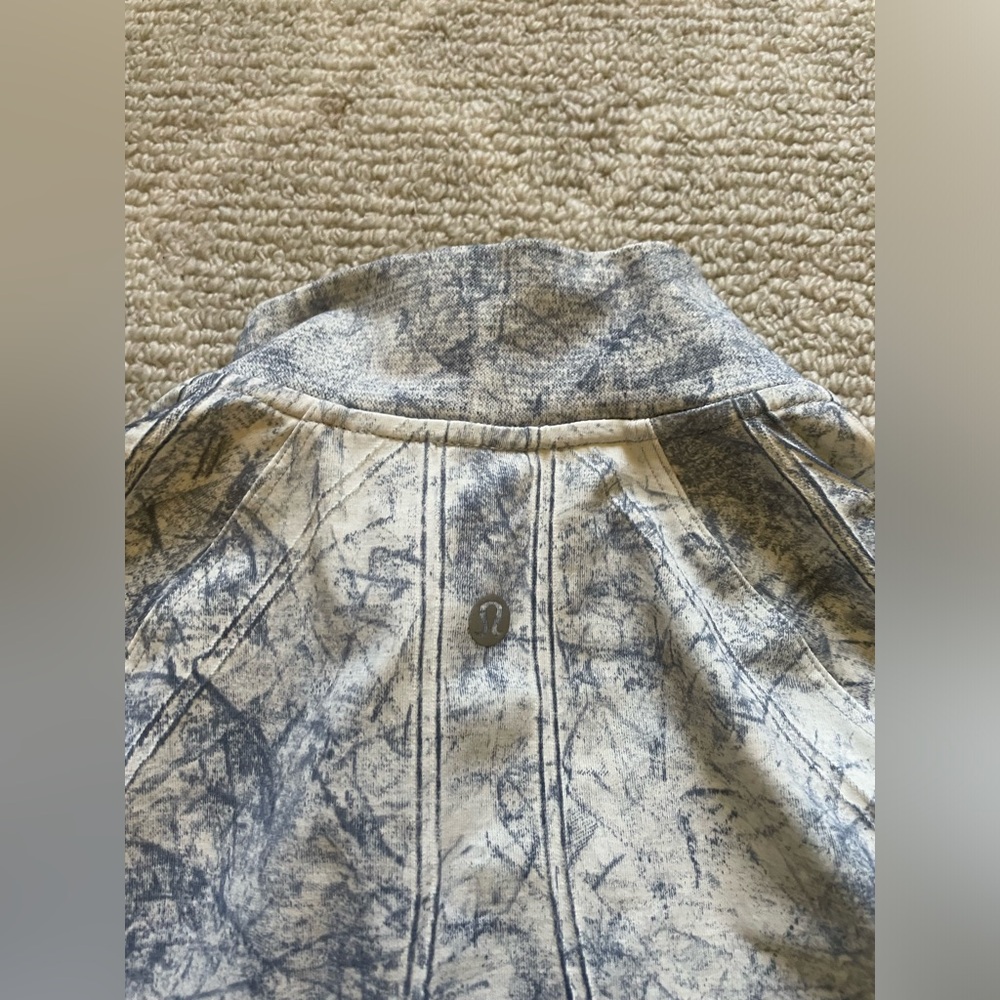 Lululemon Ebb to Train Jacket white wash Luna size 8 - Picture 5 of 6